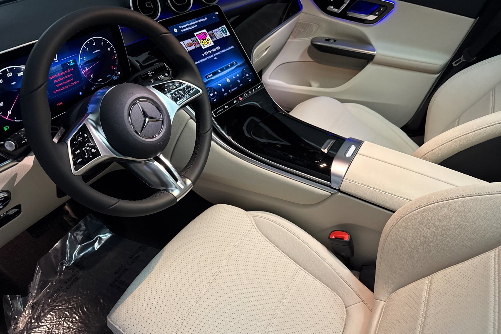 2026 Mercedes Benz GLC 300 4MATIC photo 3