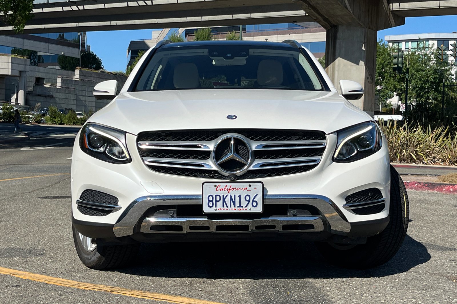 2017 Mercedes Benz GLC 300 4MATIC photo 3