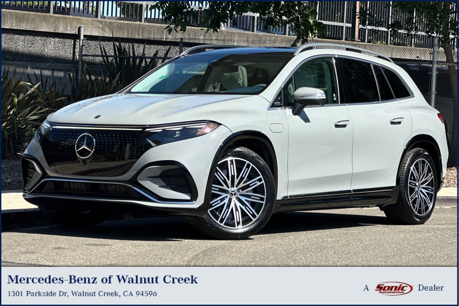 2026 Mercedes-Benz EQS SUV's photo