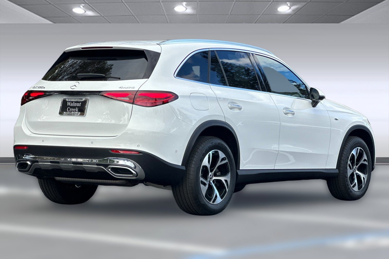 2025 Mercedes Benz GLC 350e 4MATIC photo 3