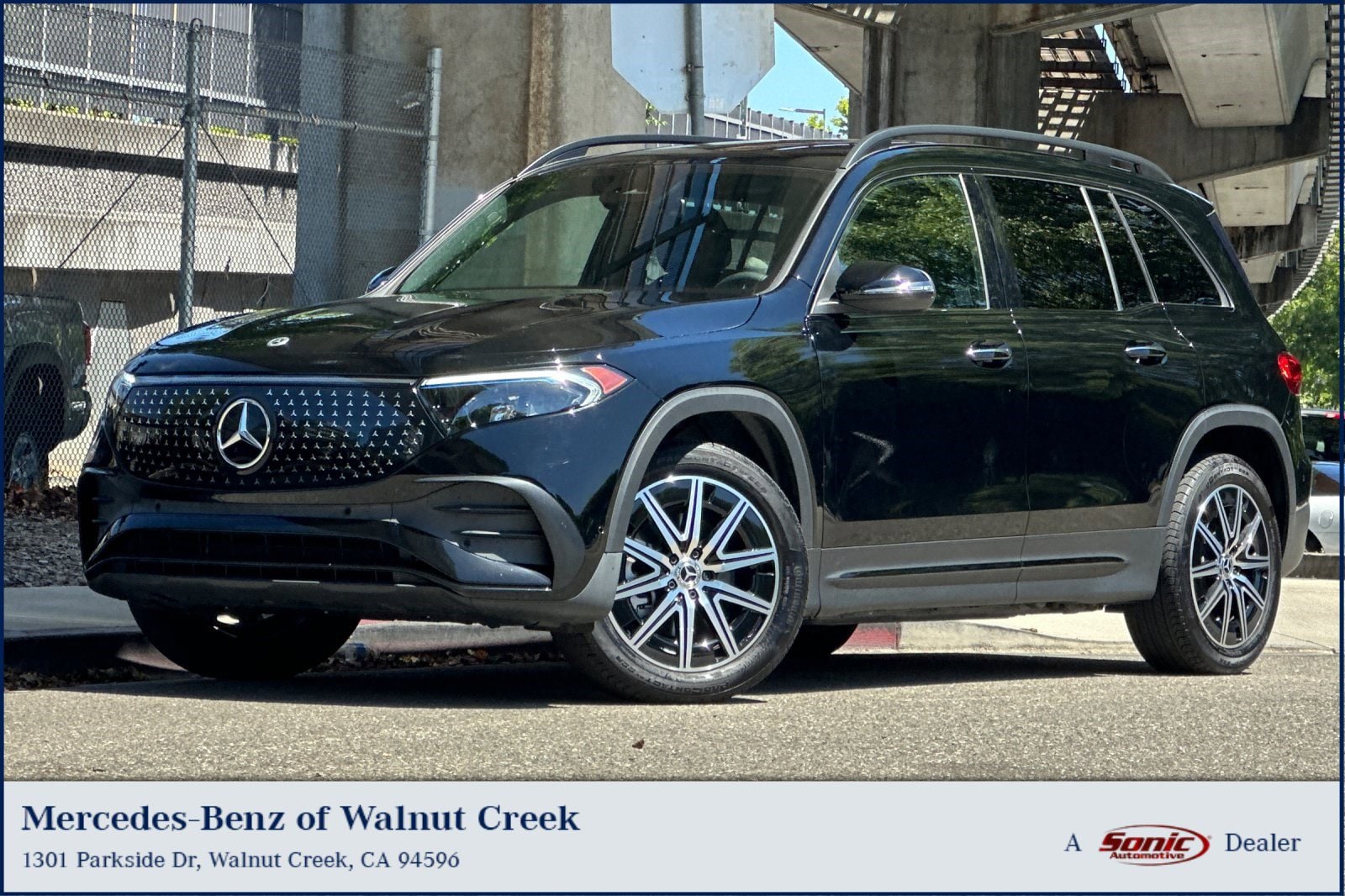 2024 Mercedes-Benz EQB EQB 300 4MATIC's photo
