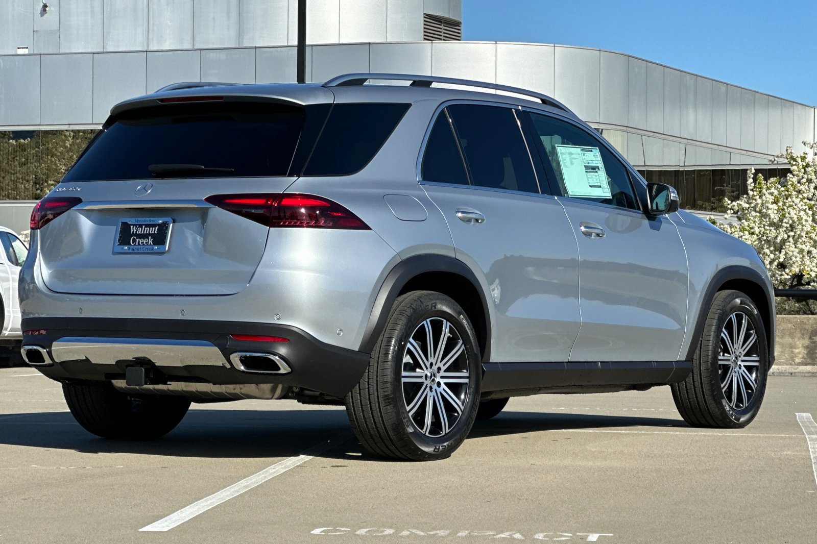 2025 Mercedes Benz GLE 350 photo 3