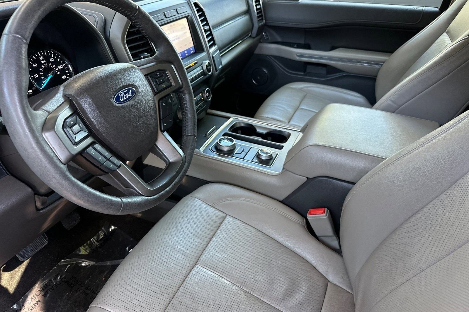 2020 Ford Expedition XLT photo 4