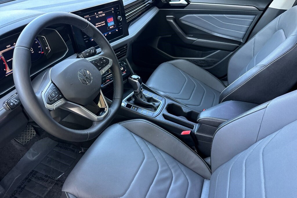 Used 2025 Volkswagen Jetta SEL Auto Sedan