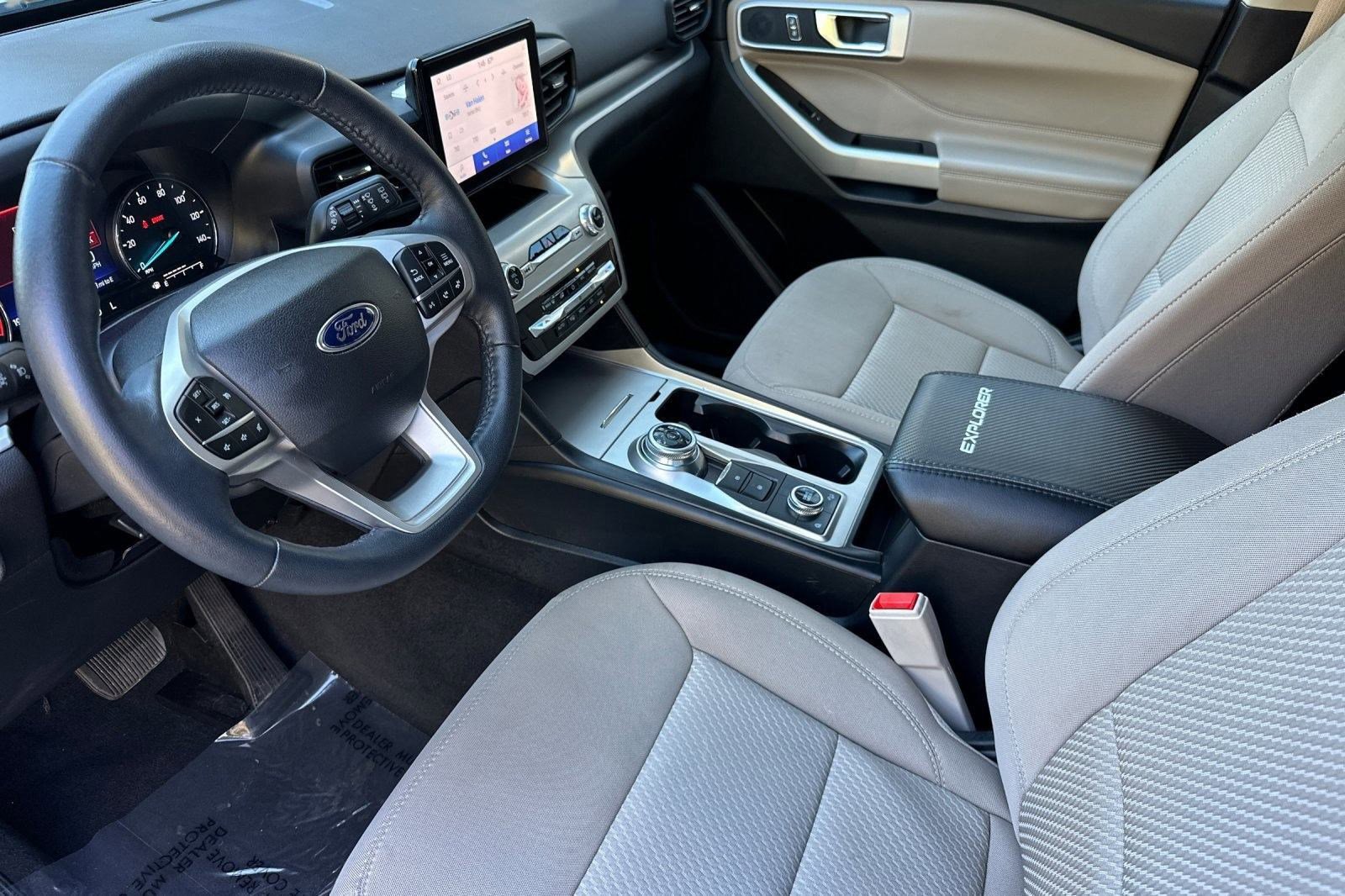 2022 Ford Explorer XLT photo 4