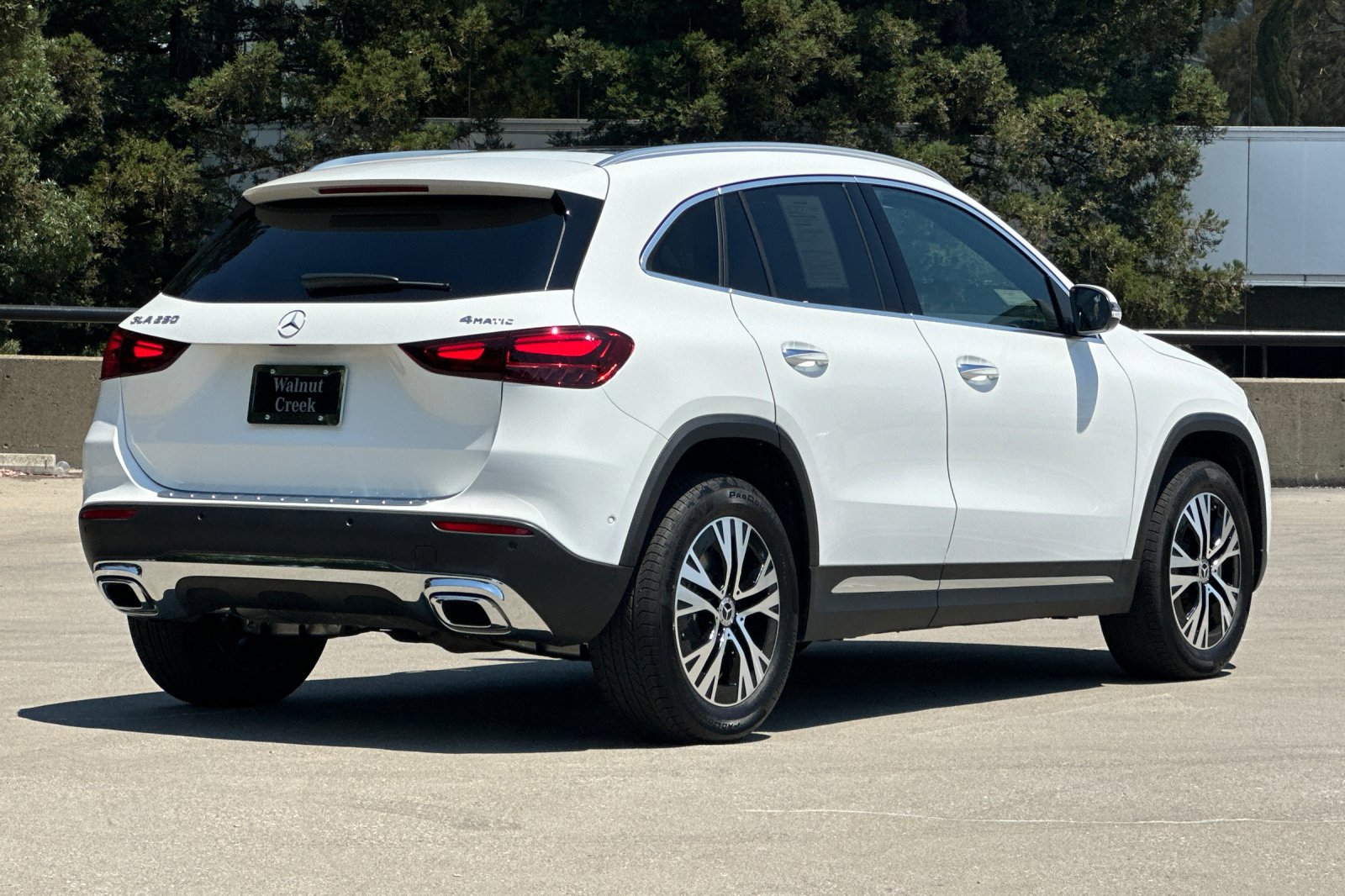 2025 Mercedes Benz GLA 250 4MATIC photo 3