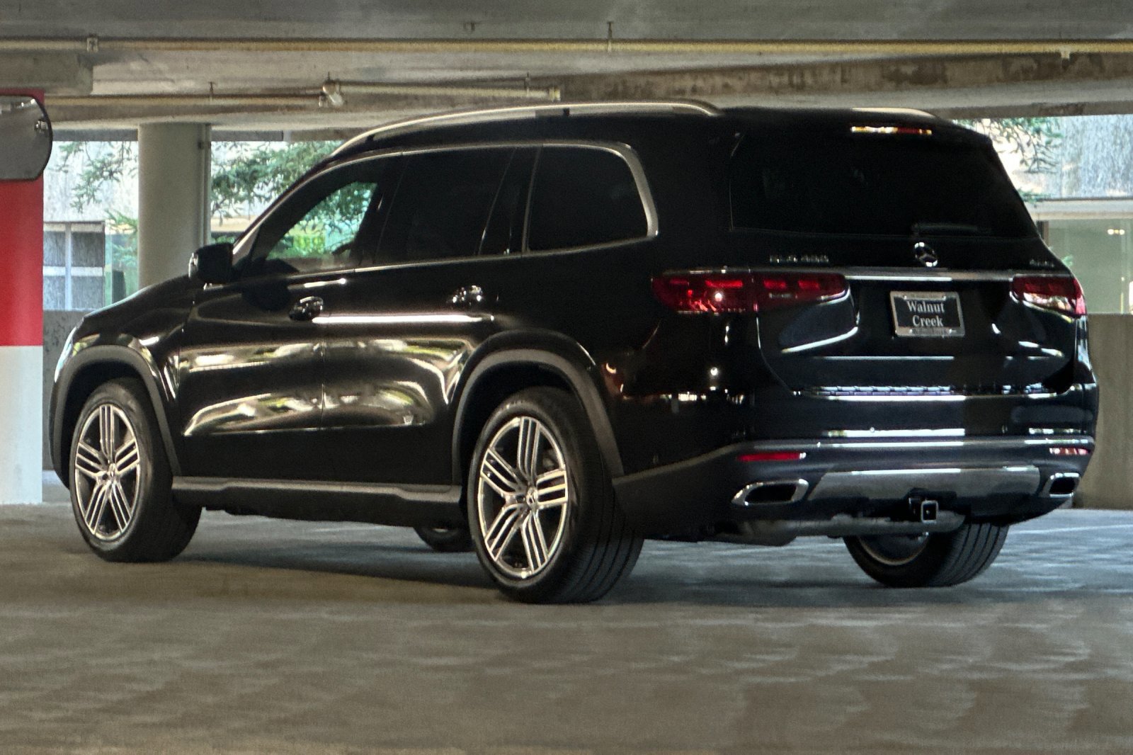 2025 Mercedes Benz GLS 450 4MATIC photo 4