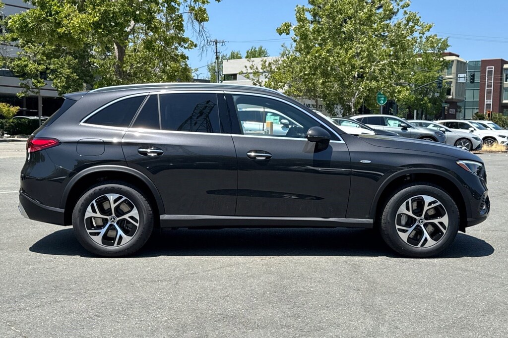 New 2025 Mercedes-Benz GLC 350e 4MATIC SUV