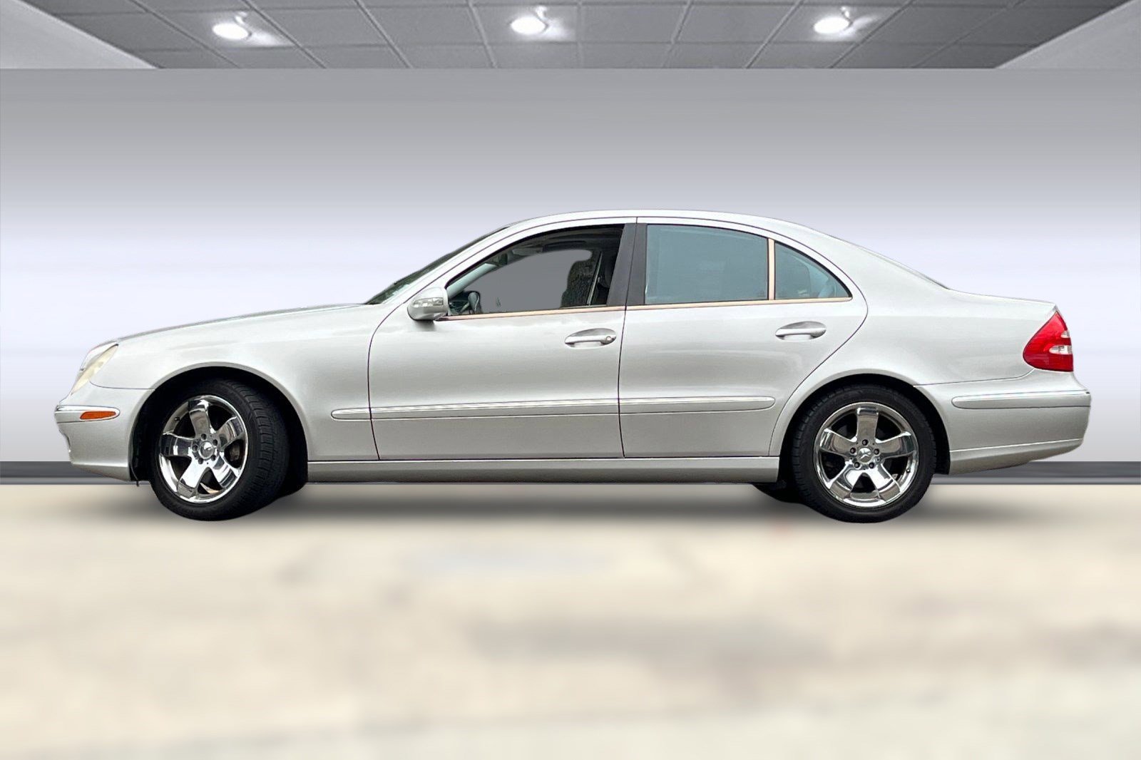 2006 Mercedes Benz E photo 2