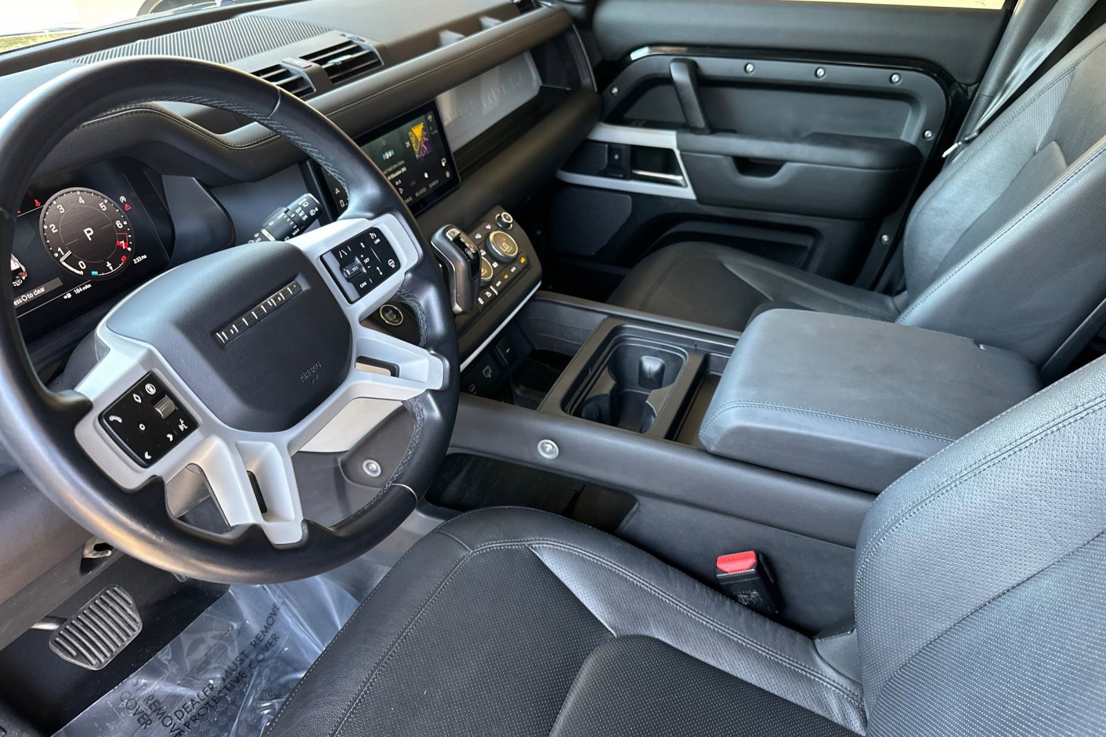 2024 Land Rover Defender 110 S photo 4