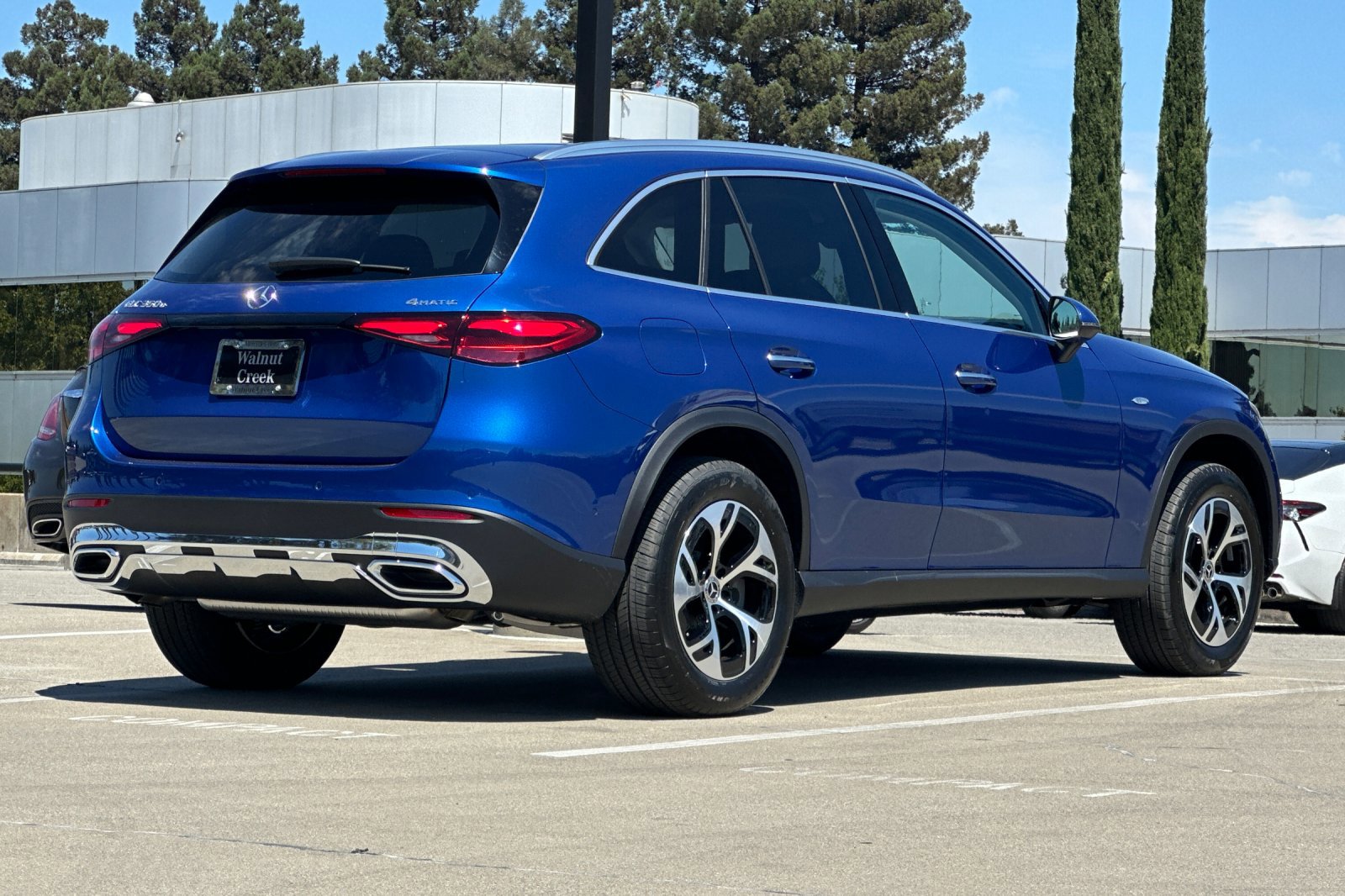 2025 Mercedes Benz GLC 350e 4MATIC photo 3