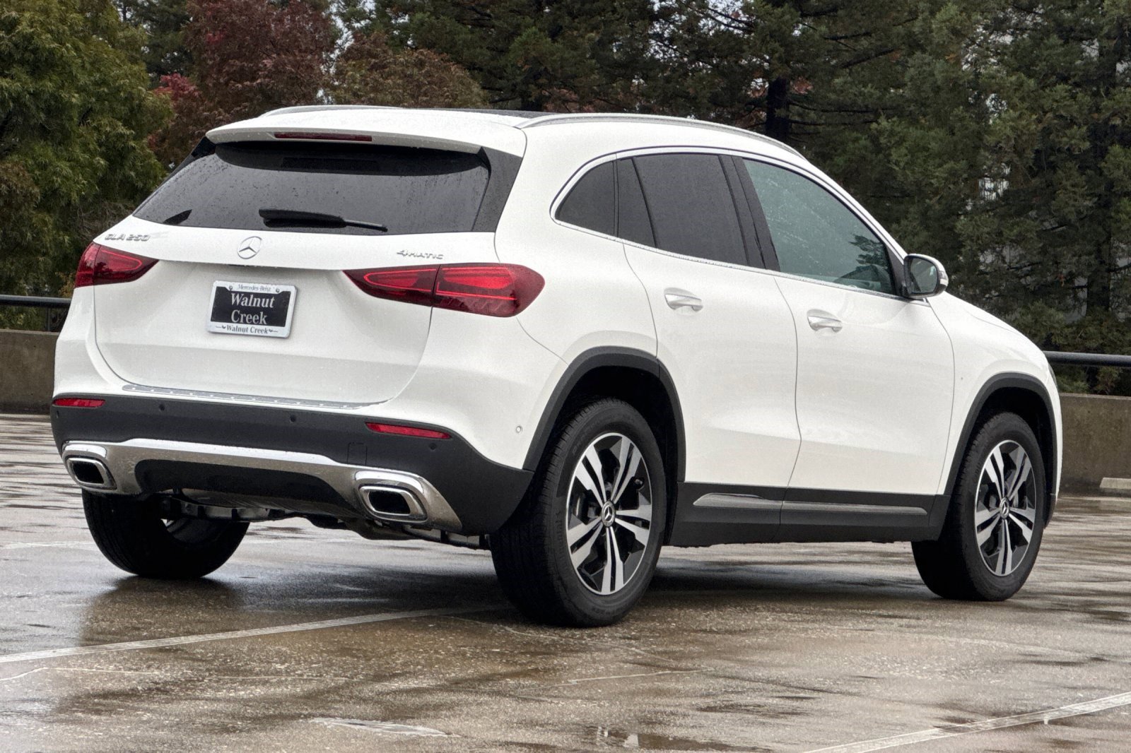 2025 Mercedes Benz GLA 250 4MATIC photo 2