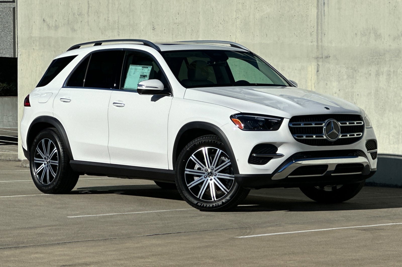 2025 Mercedes Benz GLE 350 photo 2