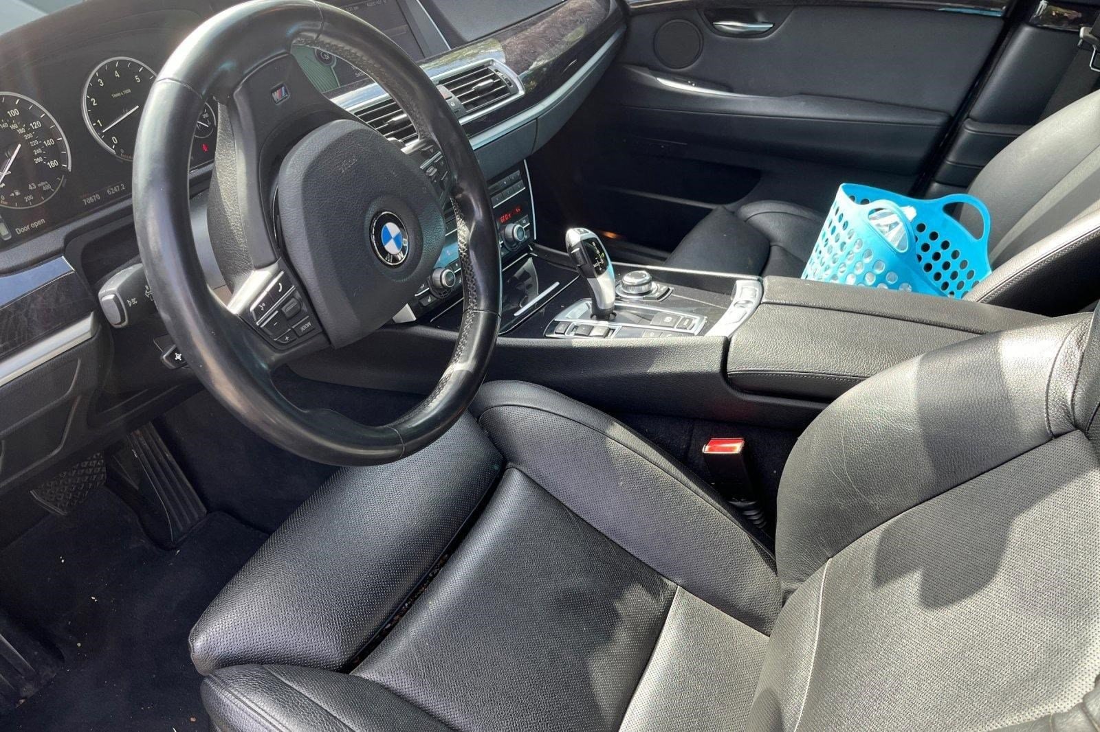 2012 BMW 5 Series Gran Turismo 5dr 535i Gran Turismo RWD photo 3