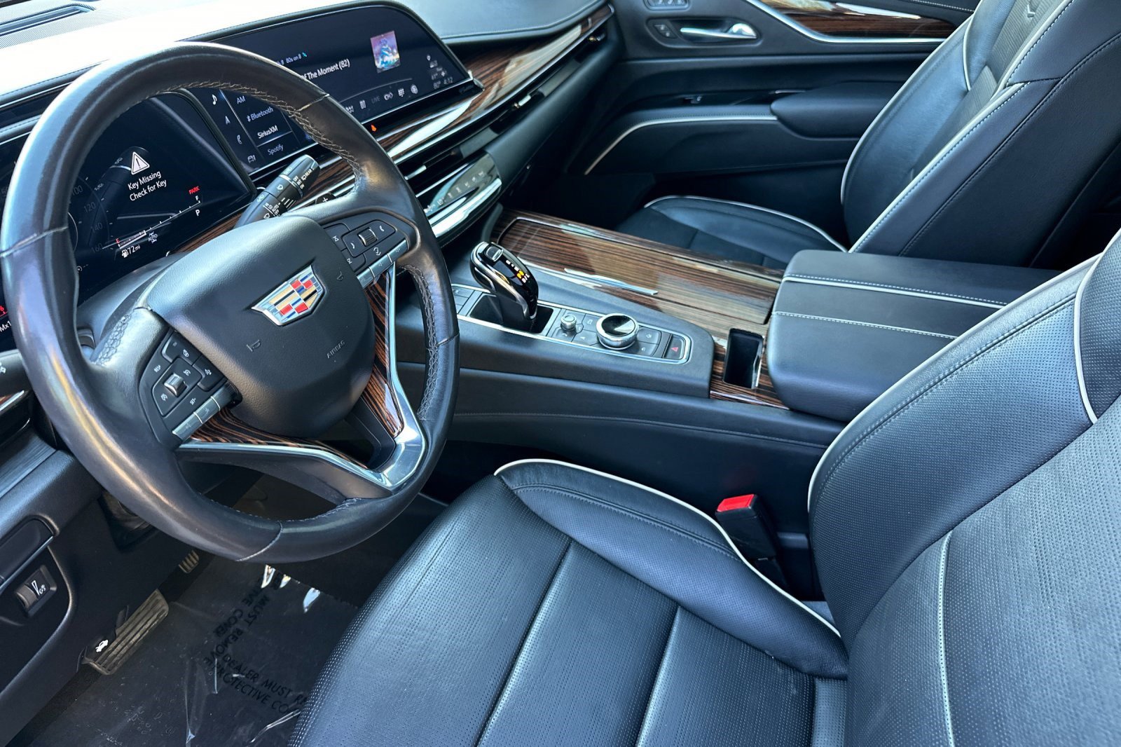 2021 Cadillac Escalade Premium Luxury photo 2