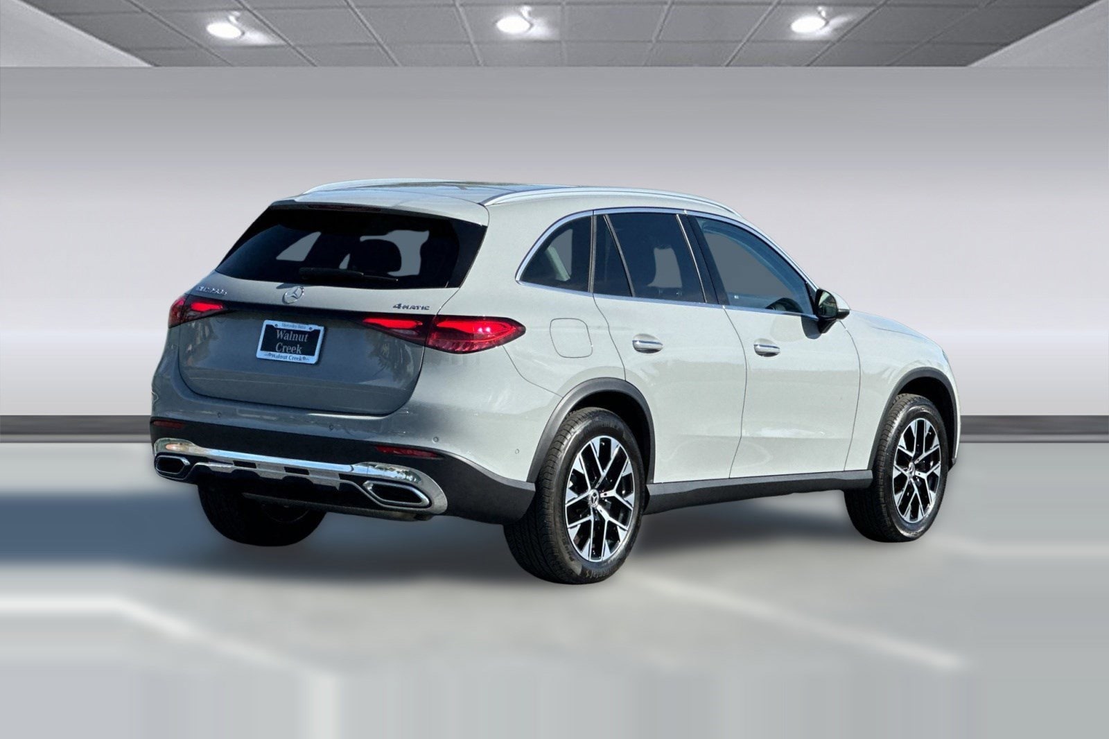 2026 Mercedes-Benz GLC 350e 4MATIC SUV photo 3