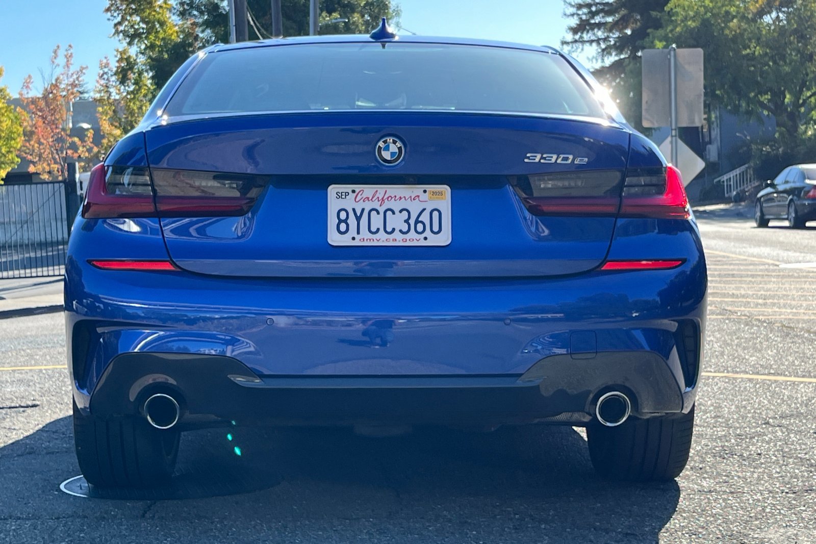 2022 Bmw 330e 3-Series photo 2