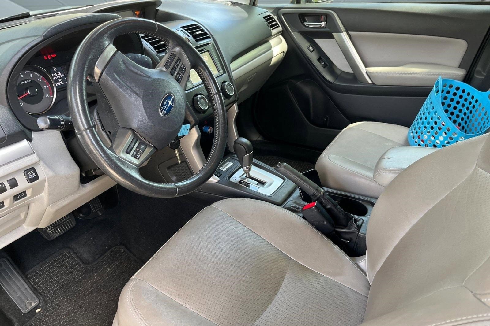 2014 Subaru Forester 4dr Auto 2.5i Limited PZEV photo 3