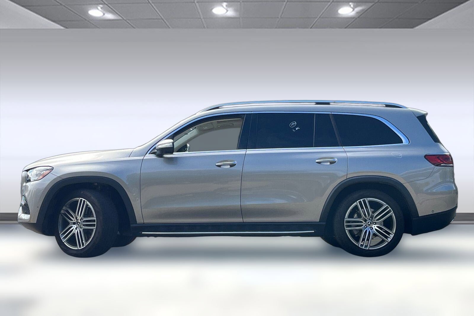 2022 Mercedes Benz GLS 450 4MATIC photo 2