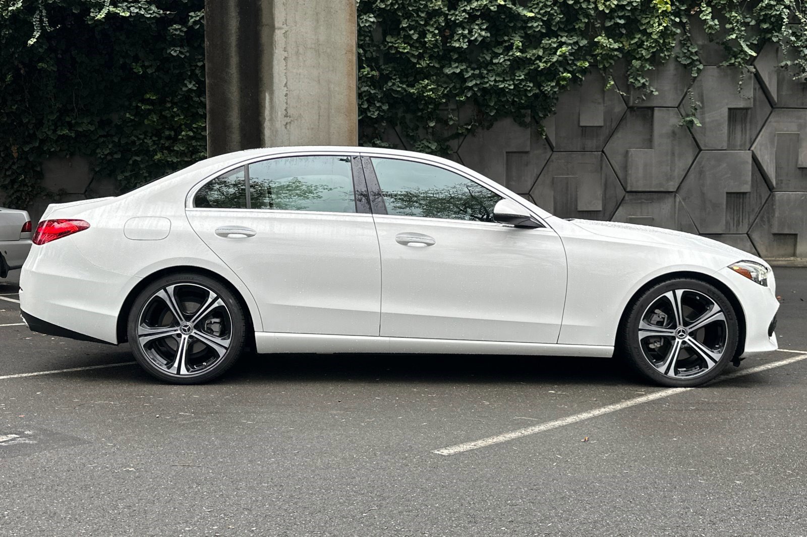 2022 Mercedes Benz C 300 Sedan photo 2