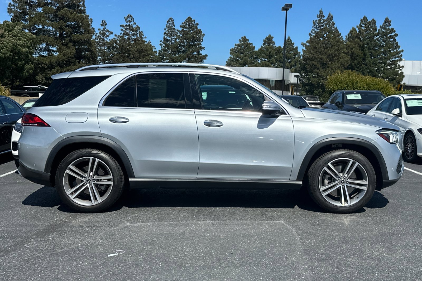 2022 Mercedes Benz GLE 450 4MATIC photo 2