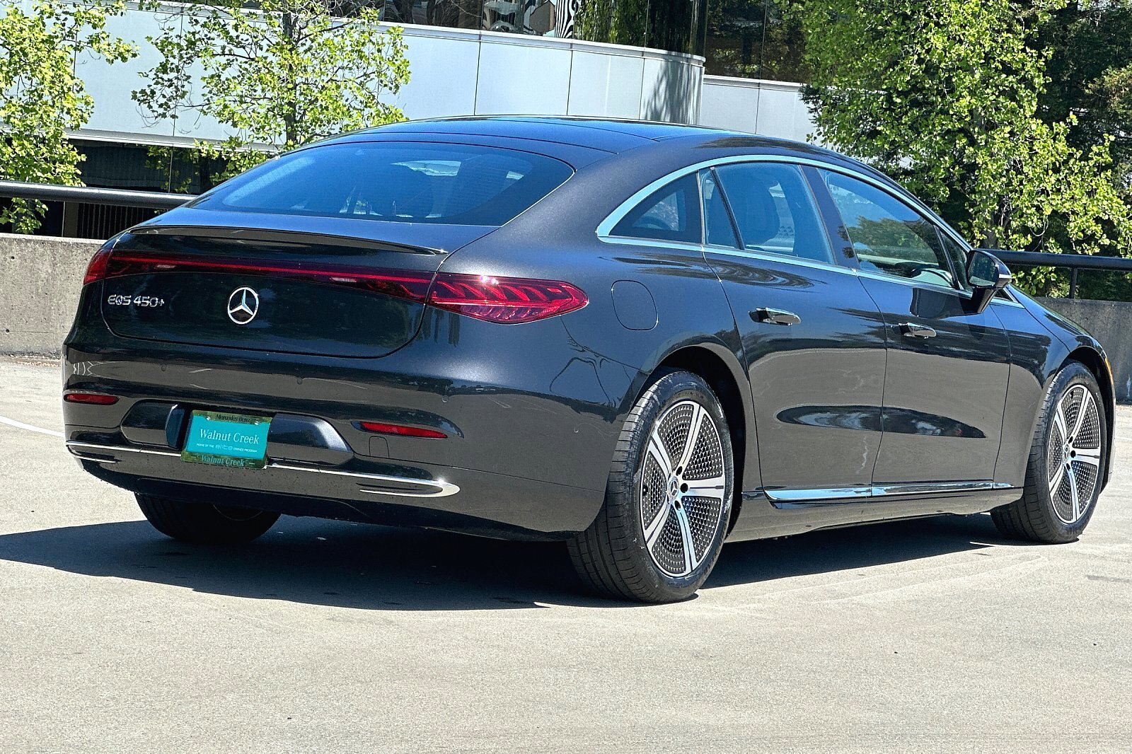 2022 Mercedes Benz EQS-Class Sedan photo 3