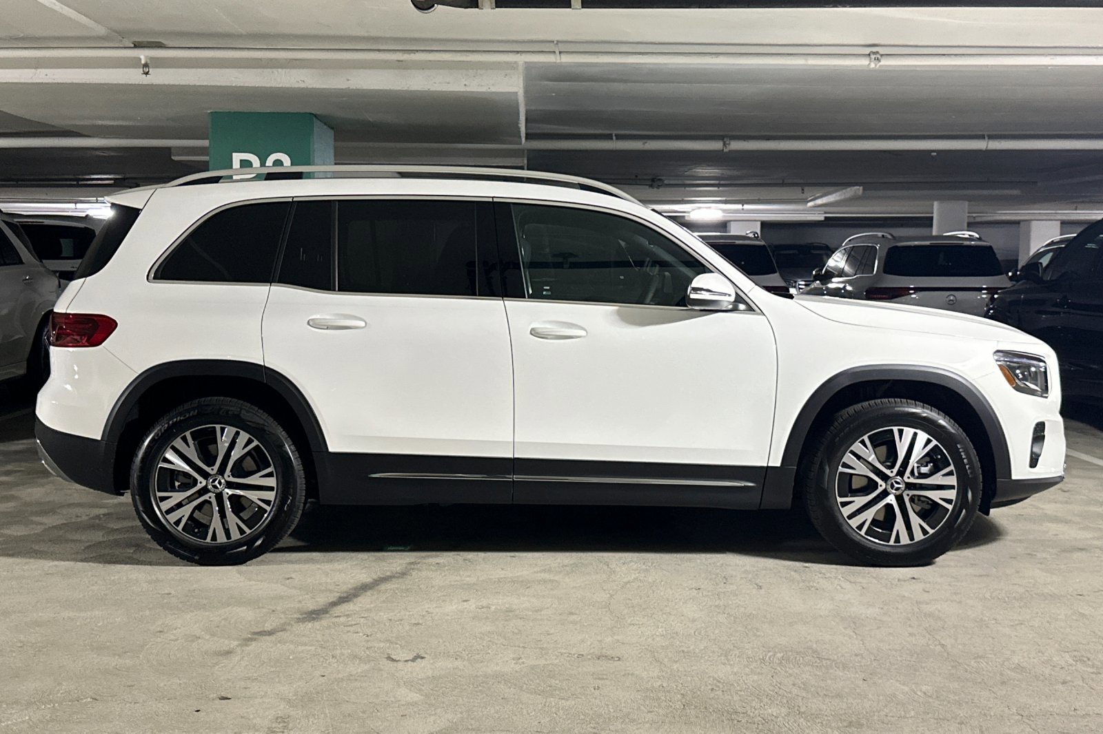 2026 Mercedes Benz GLB 250 photo 2