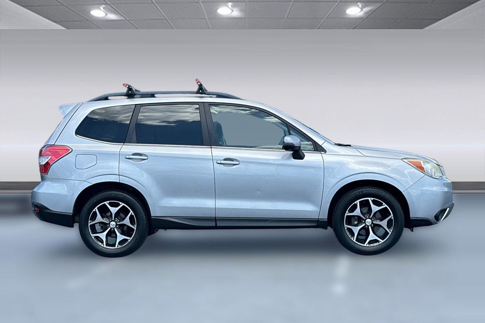 2014 Subaru Forester 4dr Auto 2.5i Touring PZEV photo 6