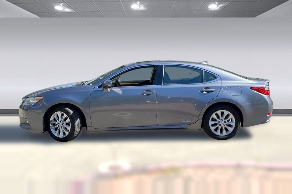 Used 2015 Lexus ES 300h 4dr Sdn Hybrid Sedan