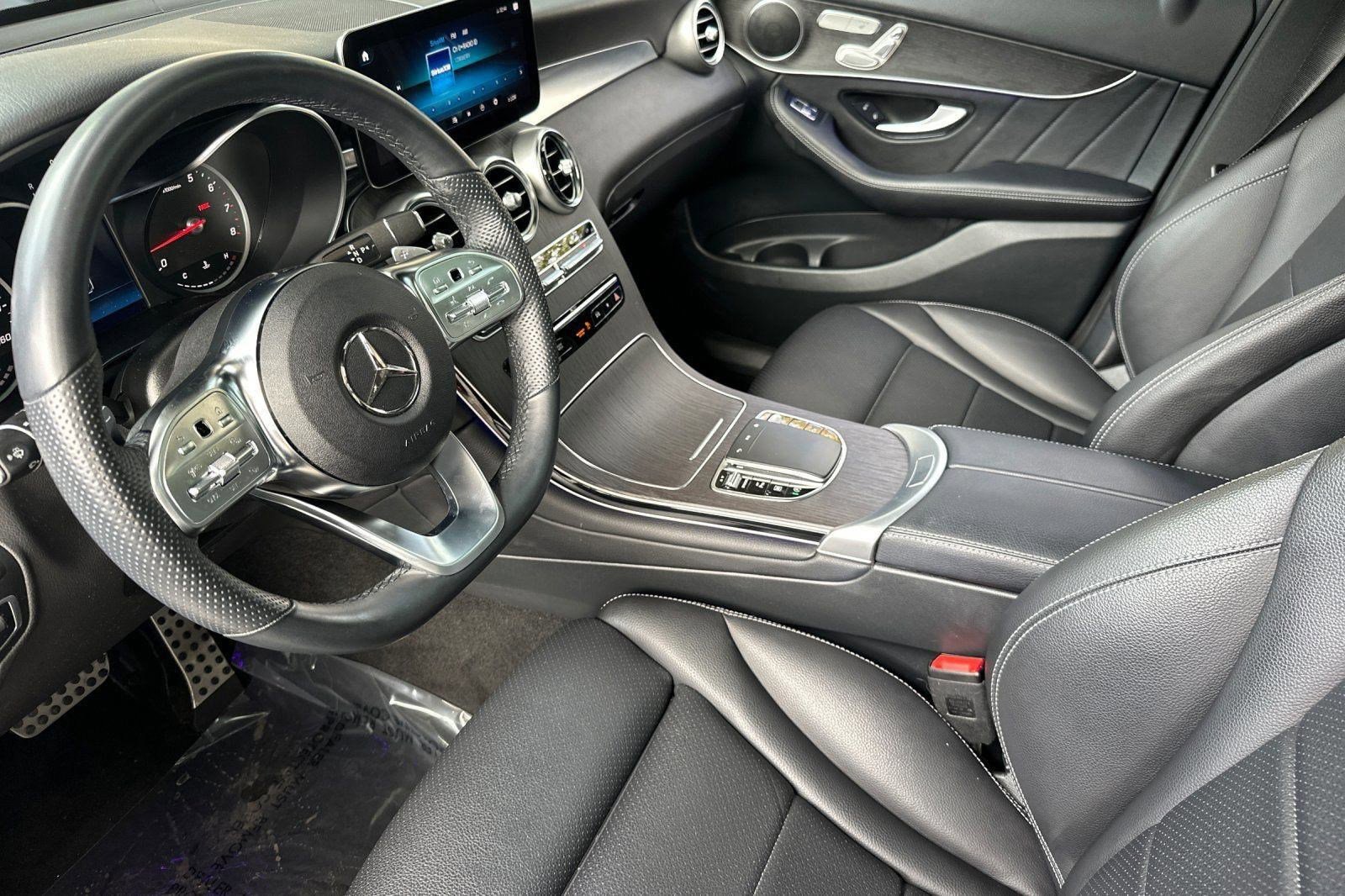 2022 Mercedes Benz GLC 300 photo 4