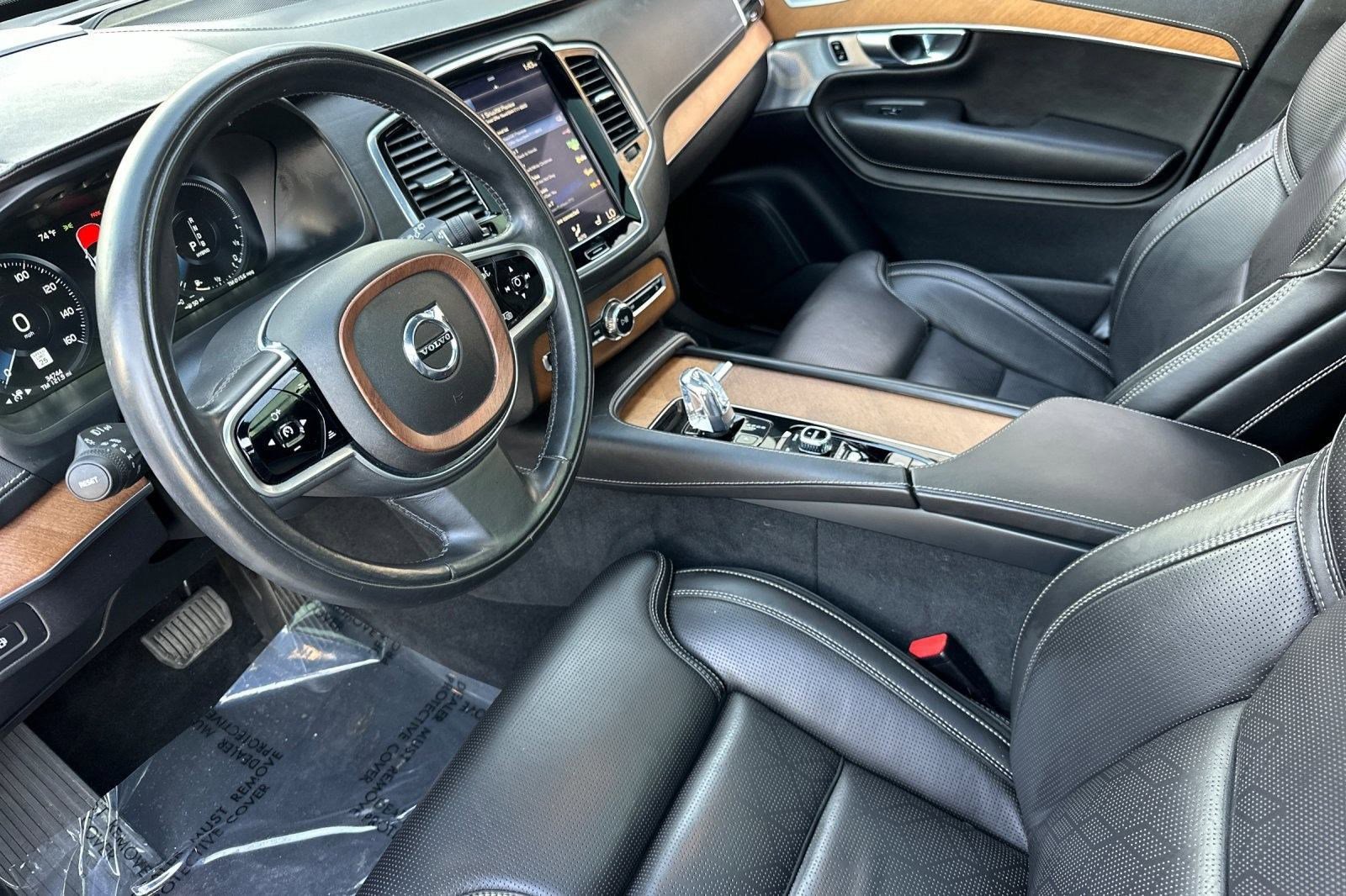 2017 Volvo XC90 T8 Excellence photo 3