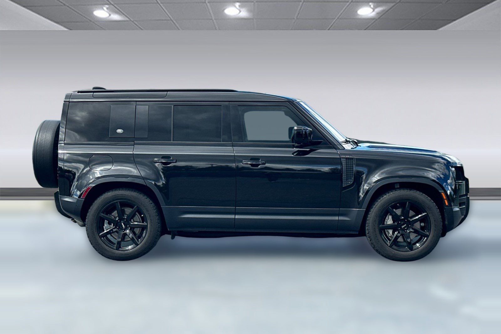 2020 Land Rover Defender 110 110 SE AWD photo 6