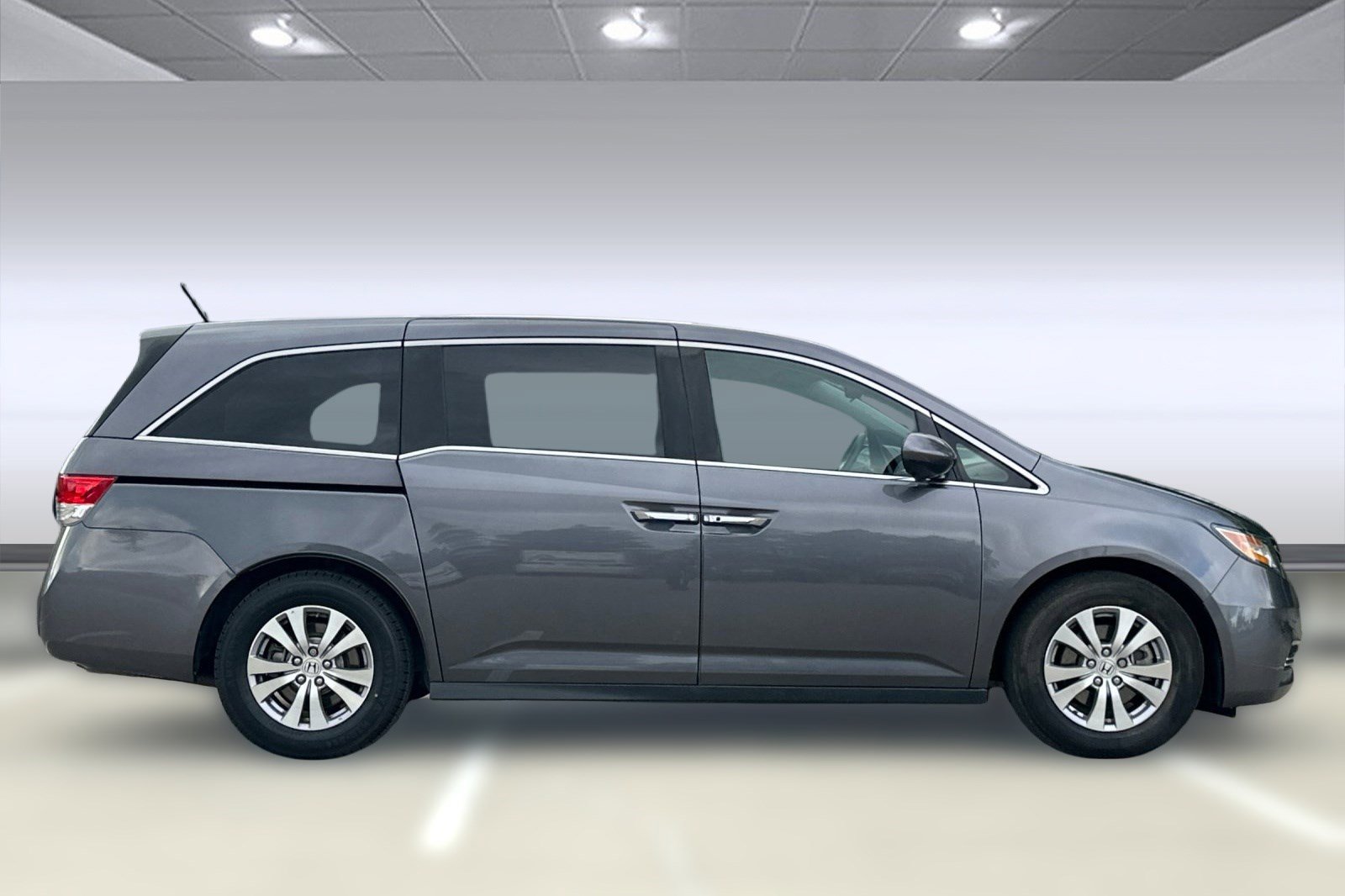 2016 Honda Odyssey EX photo 2