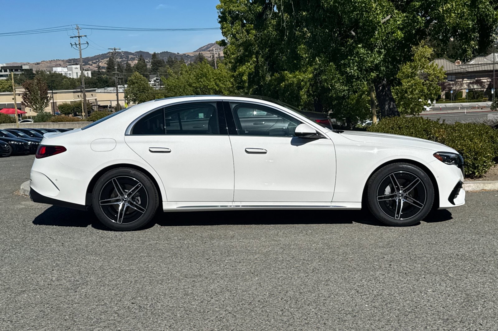 2025 Mercedes Benz E 350 Sedan photo 2