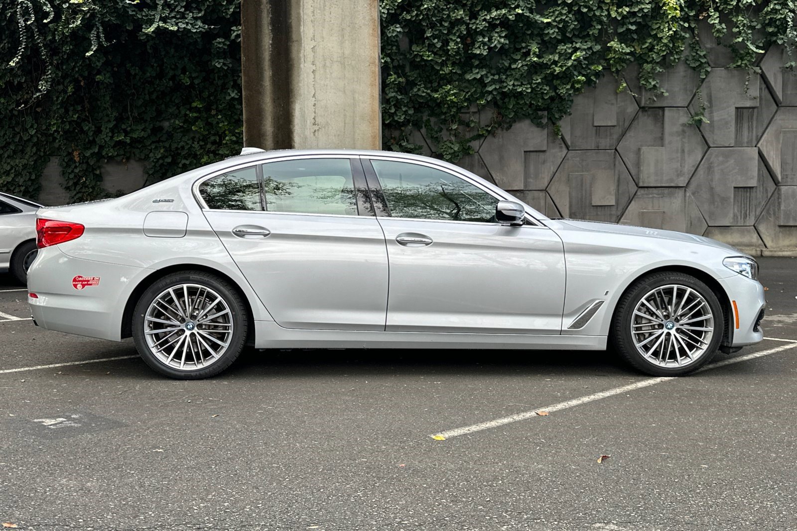 2018 Bmw 530e 5-Series photo 2