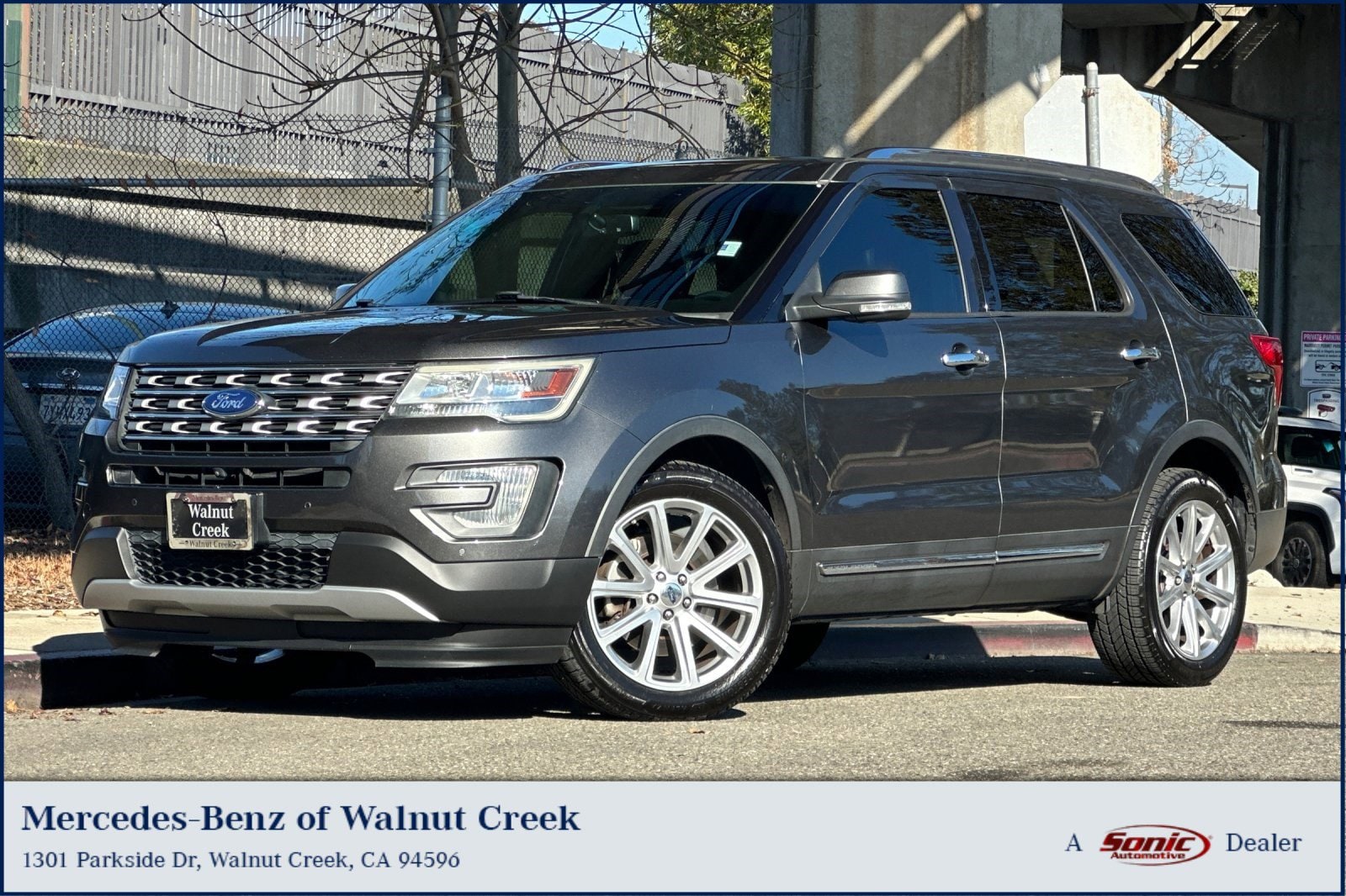 2016 Ford Explorer Limited's photo