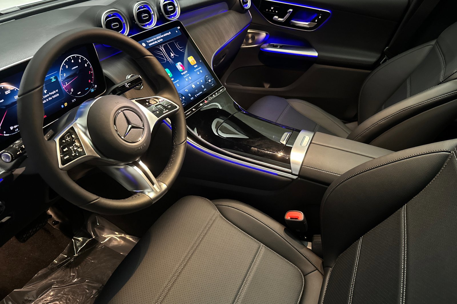 2026 Mercedes Benz GLC 300 4MATIC photo 4