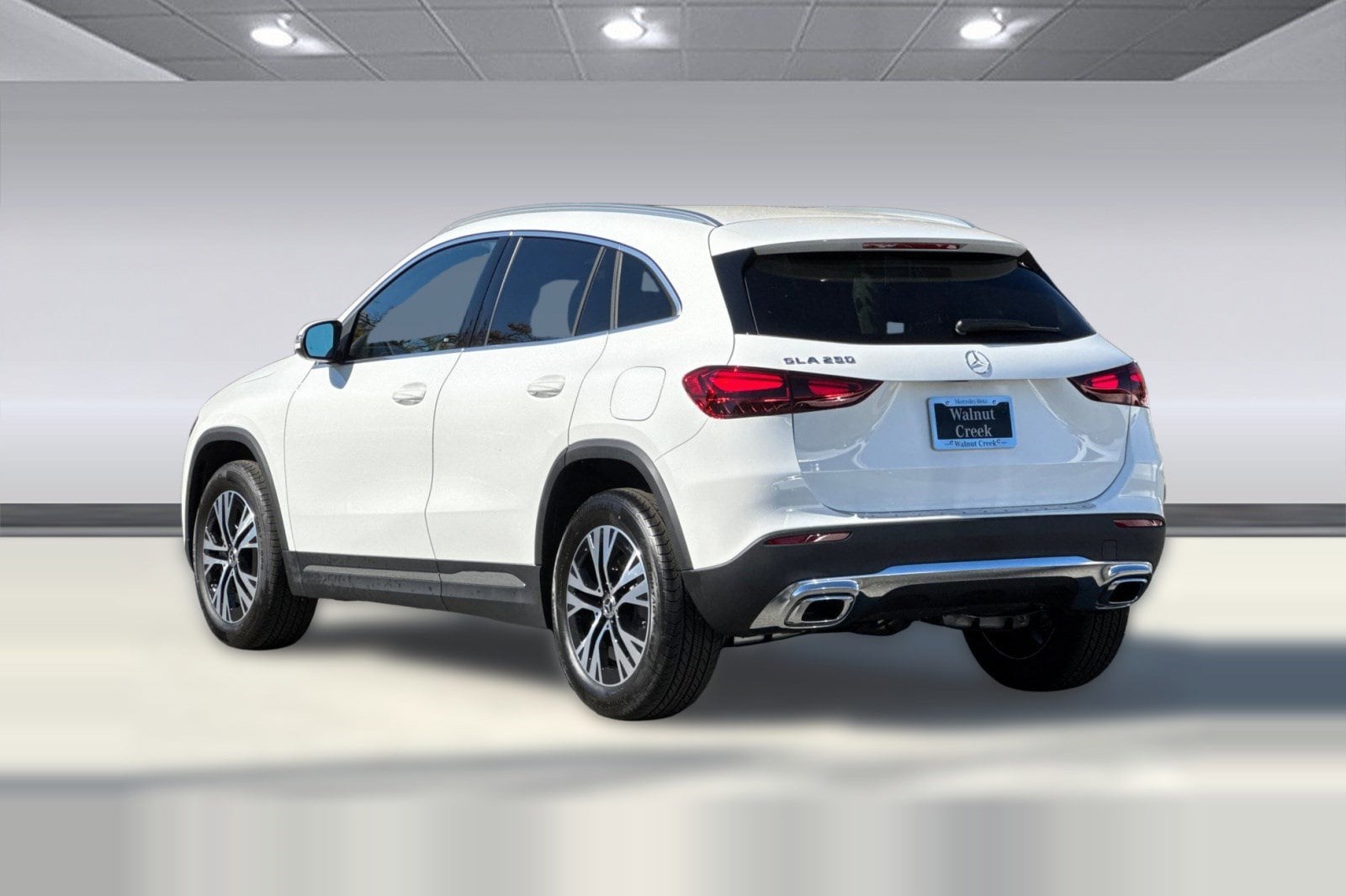 2026 Mercedes-Benz GLA 250 SUV photo 2