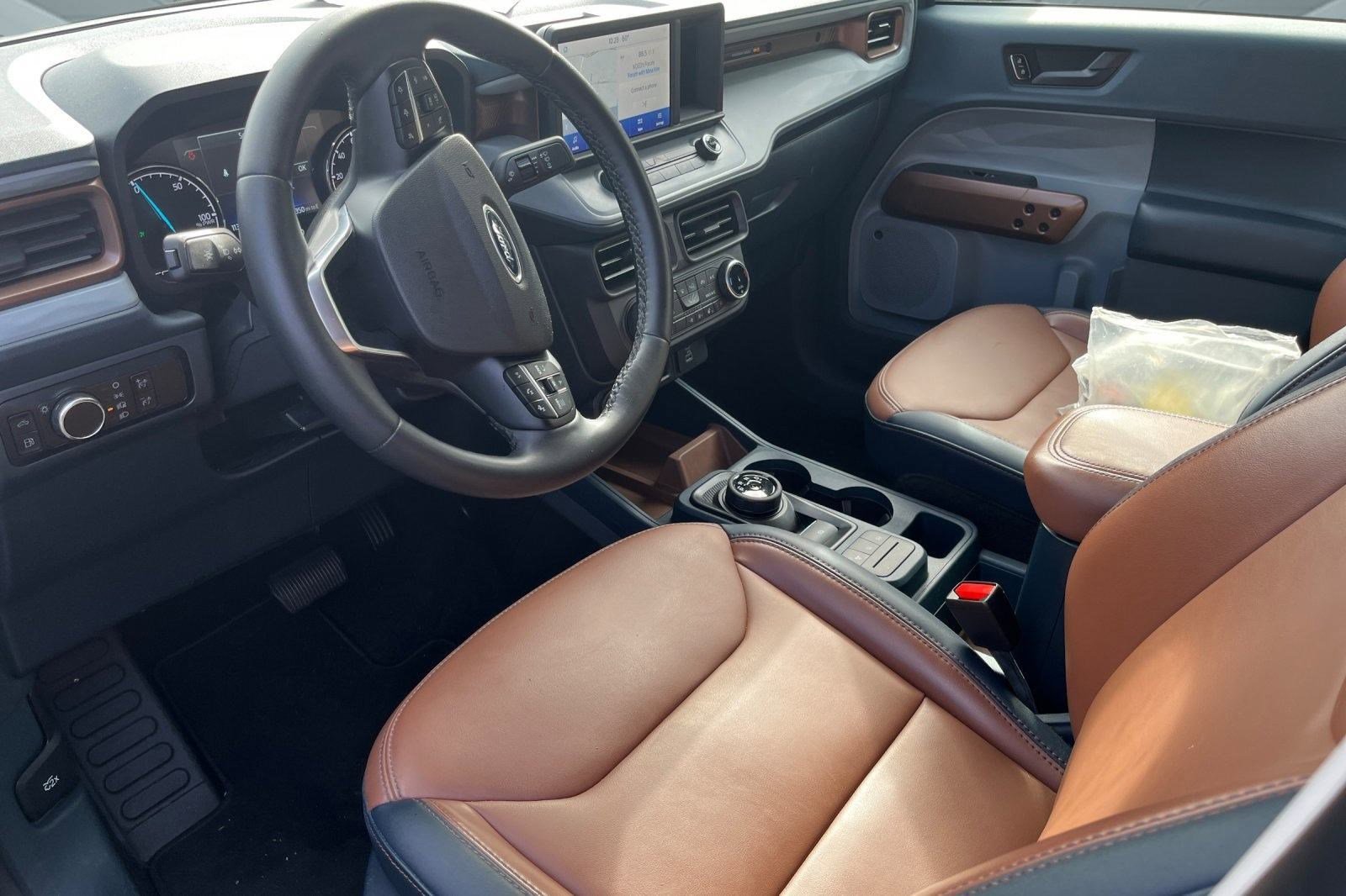 2023 Ford Maverick Lariat photo 3