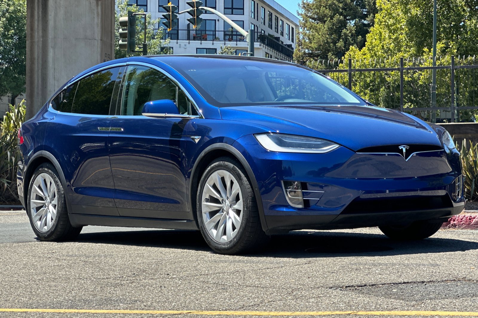 Used 2018 Tesla Model X 100D with VIN 5YJXCBE20JF092032 for sale in Walnut Creek, CA