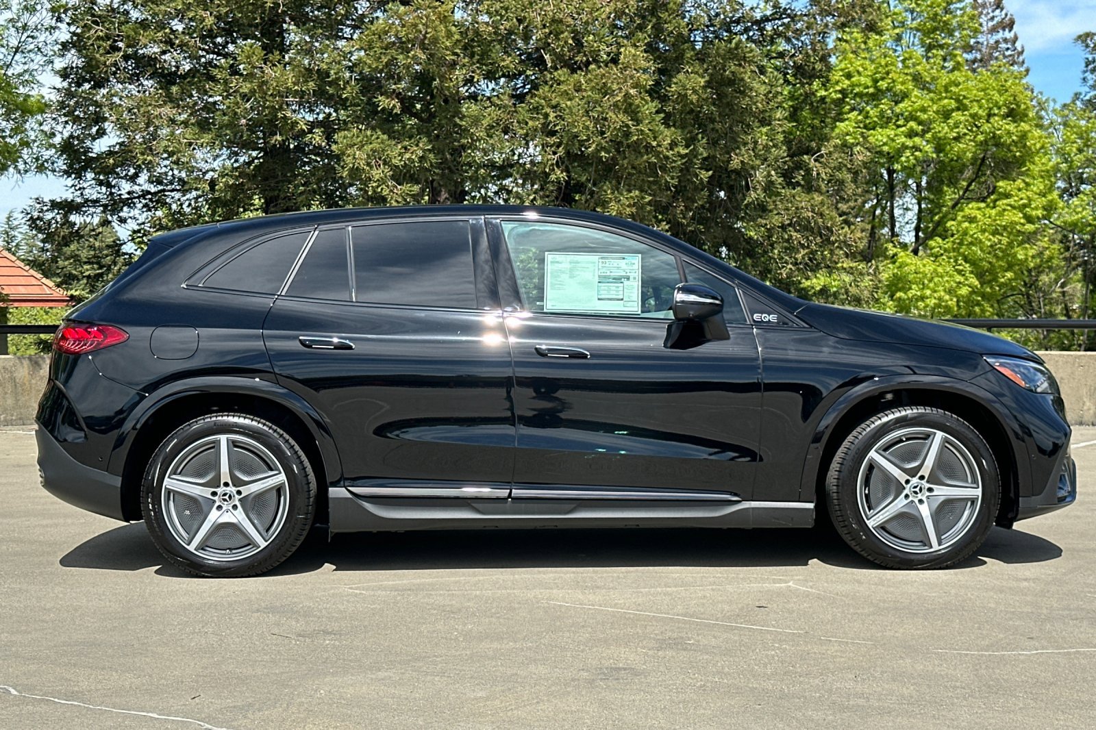 2025 Mercedes Benz EQE SUV 350 photo 2