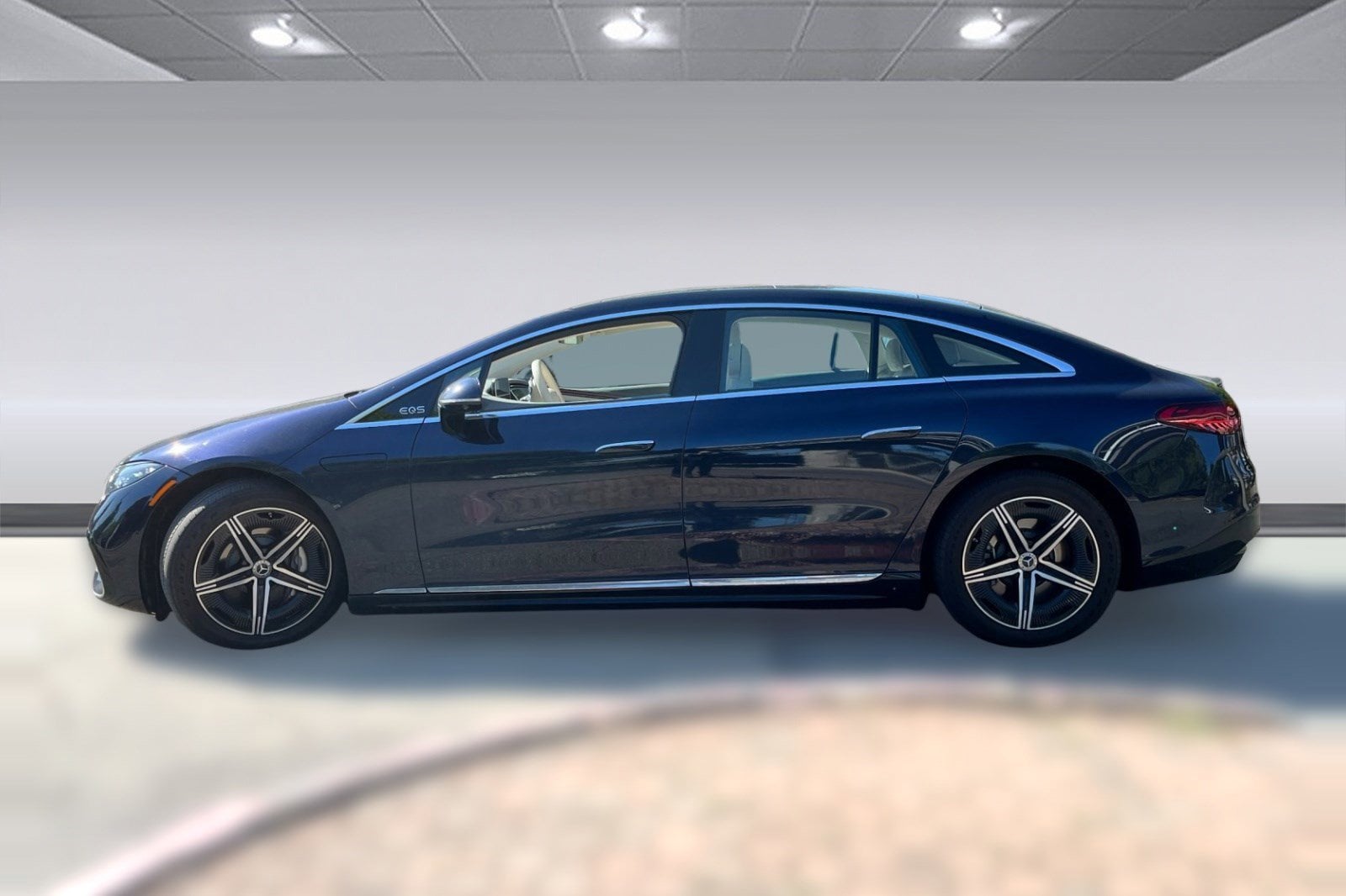 2023 Mercedes-Benz EQS 450 4MATIC Sedan photo 2