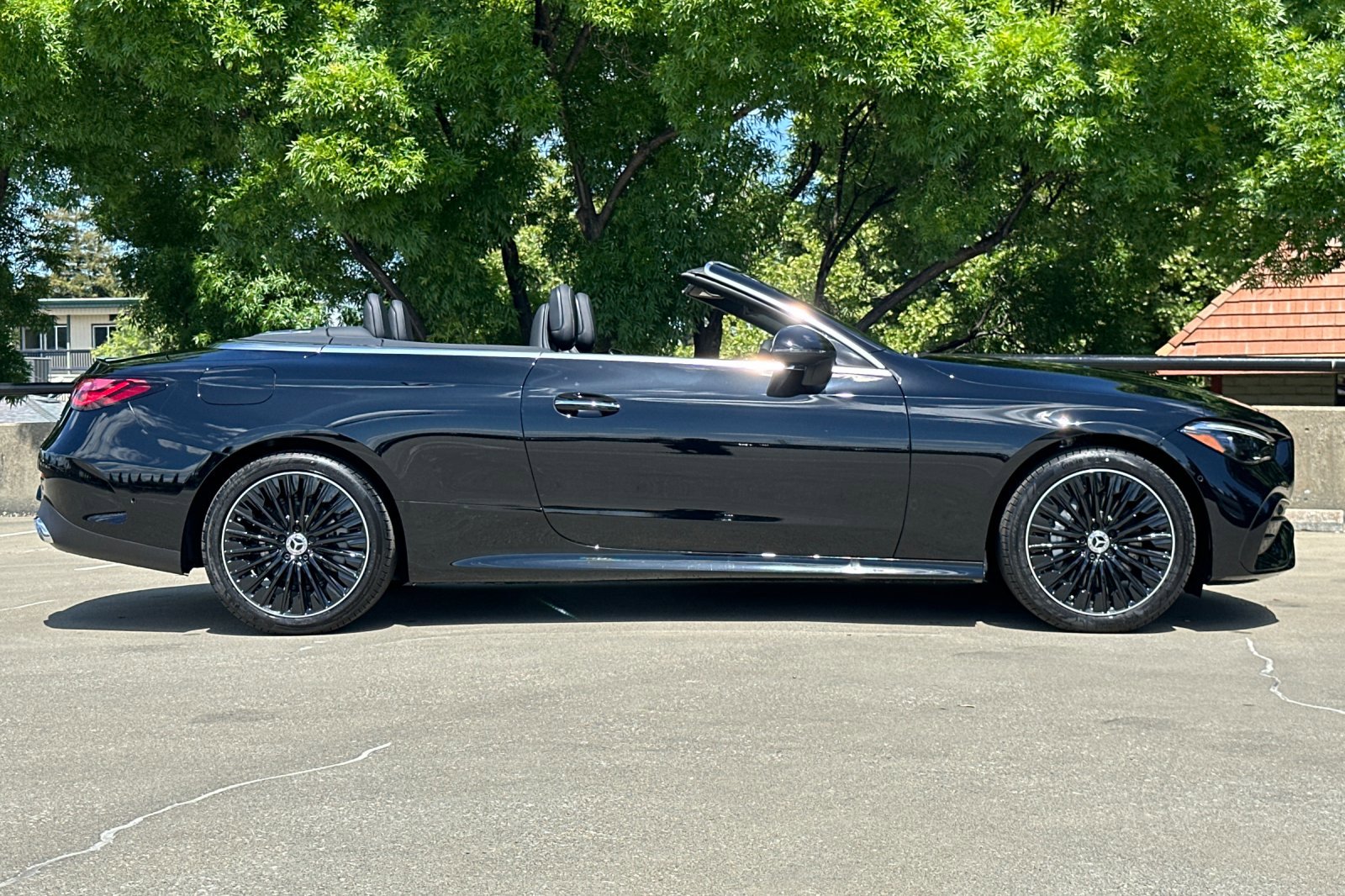 2025 Mercedes Benz CLE 300 4MATIC photo 2