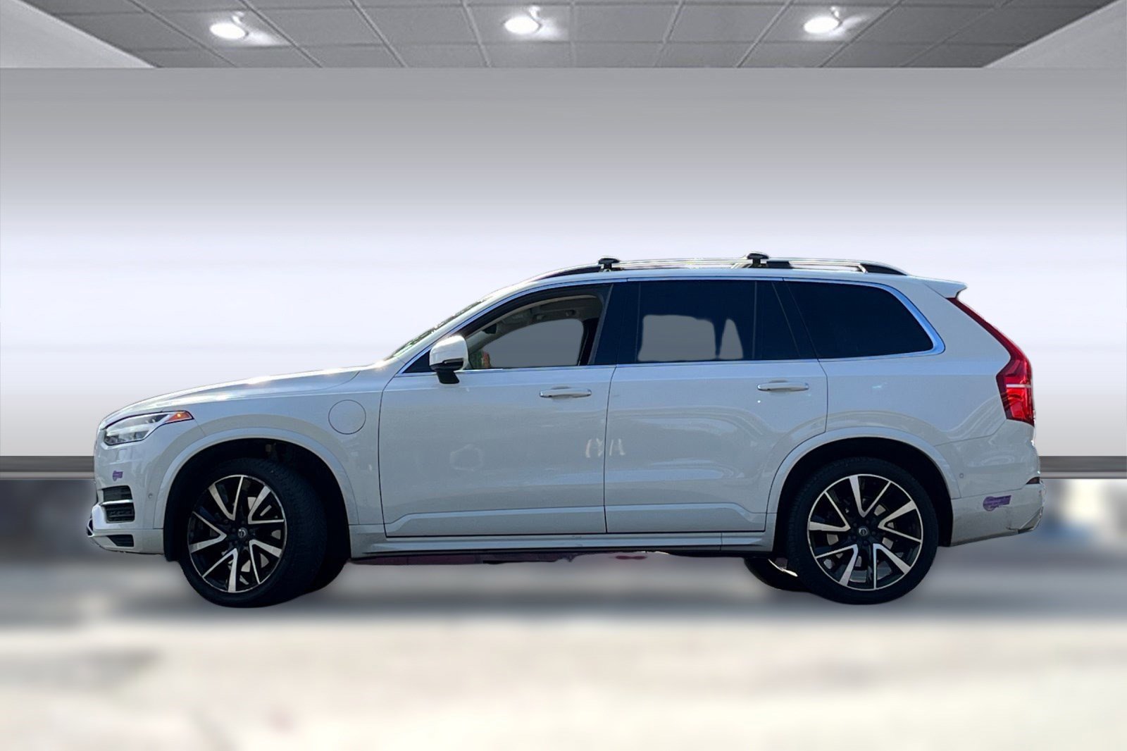 2019 Volvo XC90 T8 Momentum photo 2