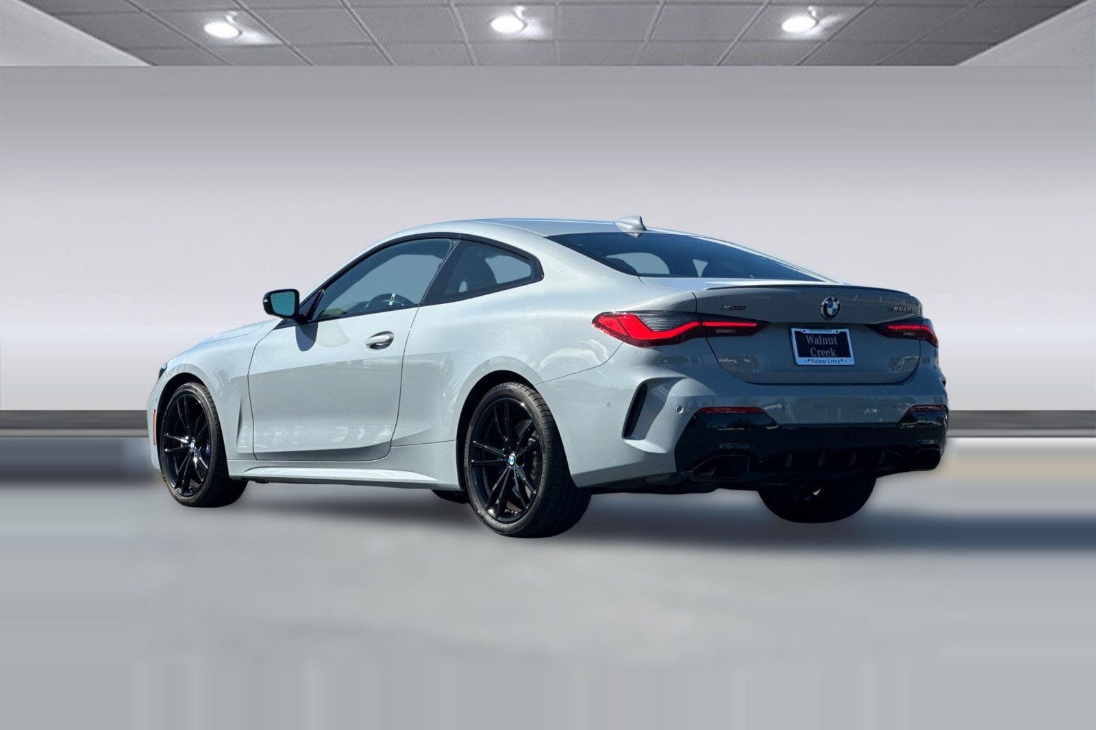 2022 BMW 4 Series M440i xDrive Coupe photo 2