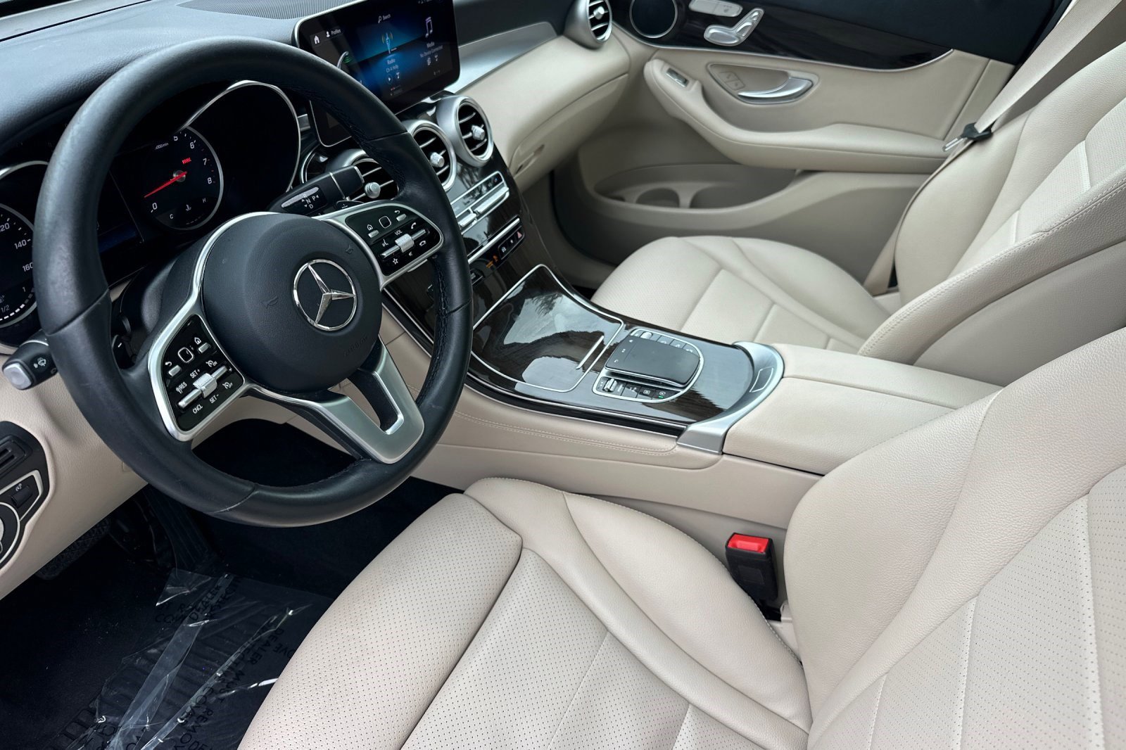 2021 Mercedes Benz GLC 300 4MATIC photo 3