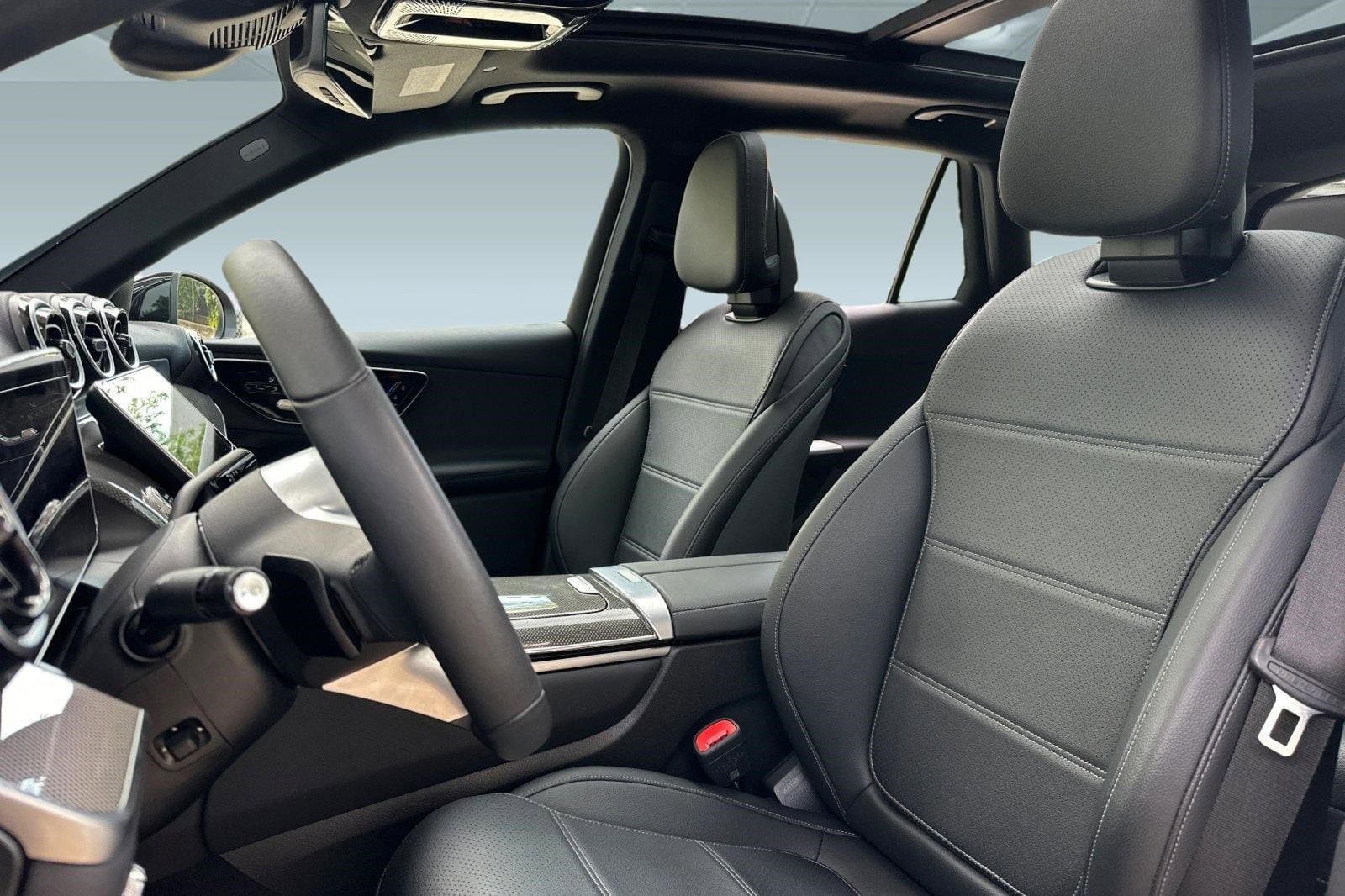 2025 Mercedes-Benz GLC 350e 4MATIC SUV photo 4