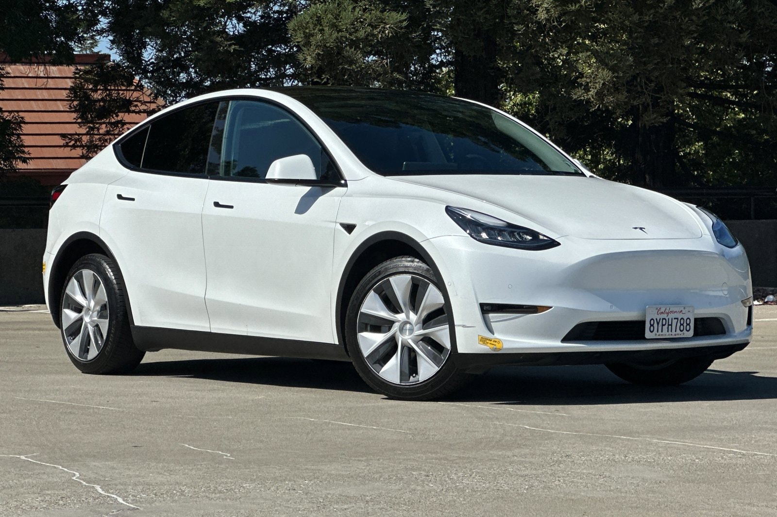 Used 2021 Tesla Model Y Long Range with VIN 5YJYGDEE1MF274521 for sale in Northfield, Minnesota