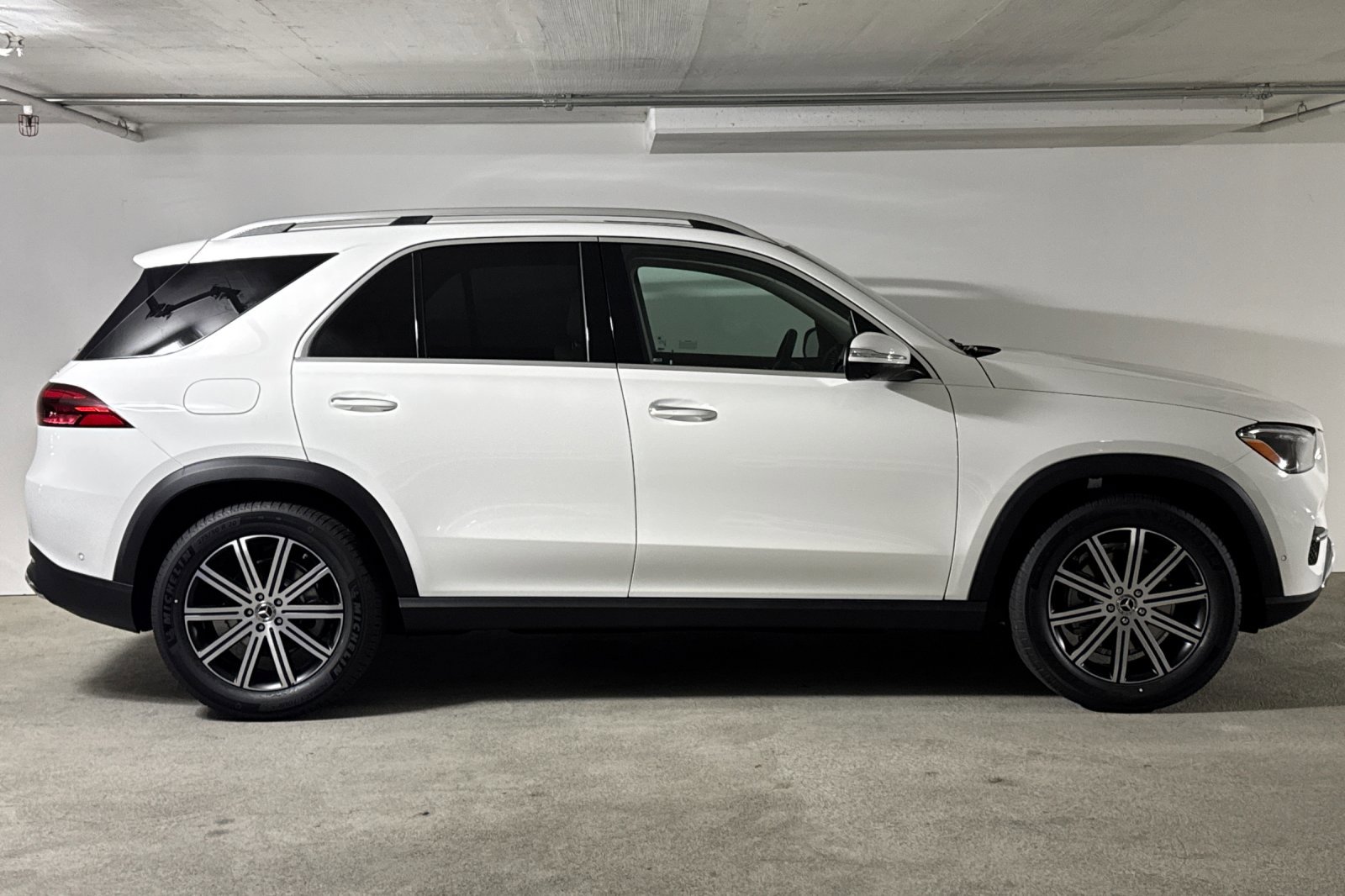 2025 Mercedes Benz GLE 350 photo 3
