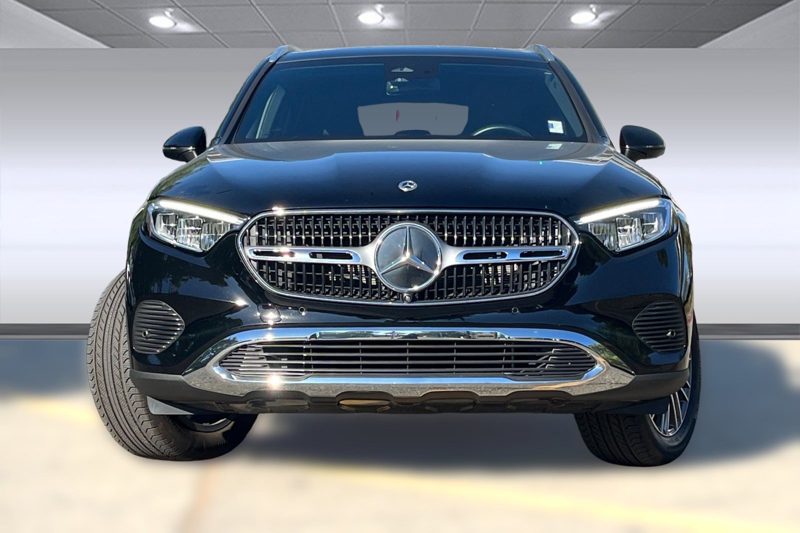 2024 Mercedes Benz GLC 300 photo 4